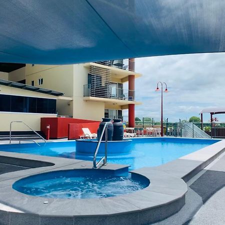 Cullen Bay Resorts Darwin Exteriör bild